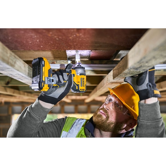 DEWALT tool used in construction. SKUs: DCF809N, DCZ409P2-XE, DCF809N-XJ, DCZ801P3-XE, DCZ901M2-XE, DCF809.